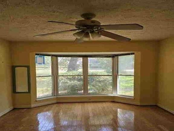 4th image of 511 Shadylake Dr