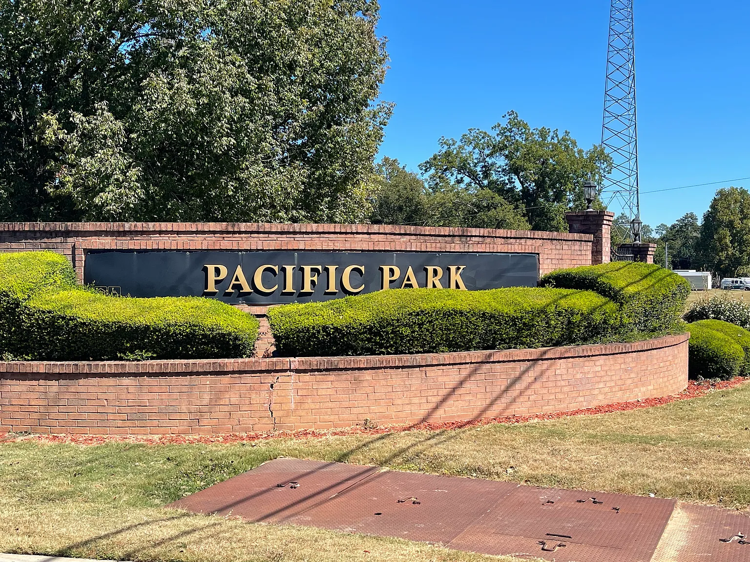 Pacific Park Apartments — Photo 1