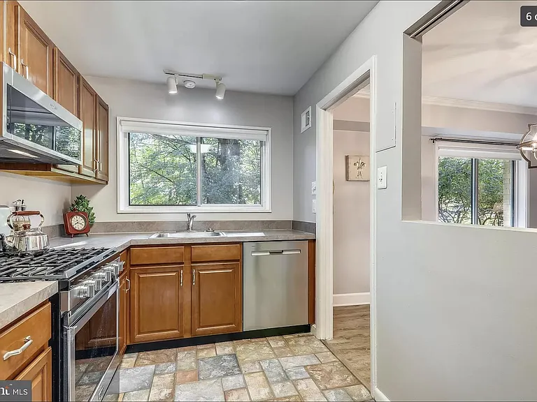10636 Montrose Ave #M3A — Photo 13
