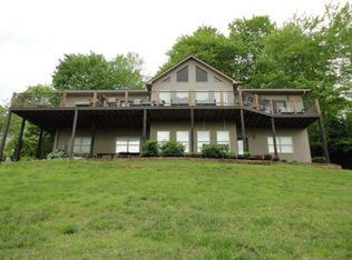 677 Shanghai Landing Ln, La Follette, TN 37766