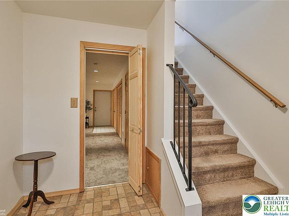 4th image of 55 Olde Penn Dr
