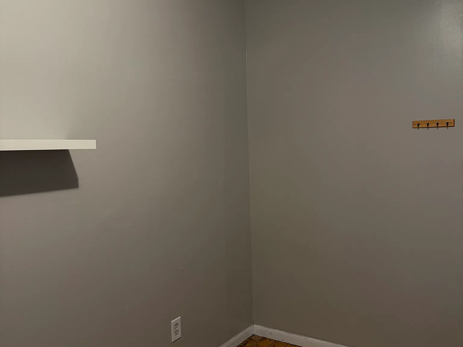 2 bed, 700 sqft, $990 — Photo 1