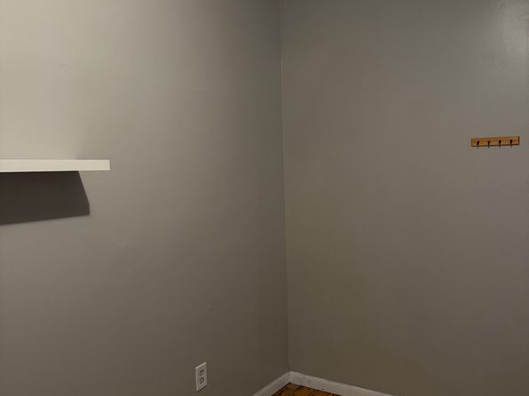 214 8th St APT 3R