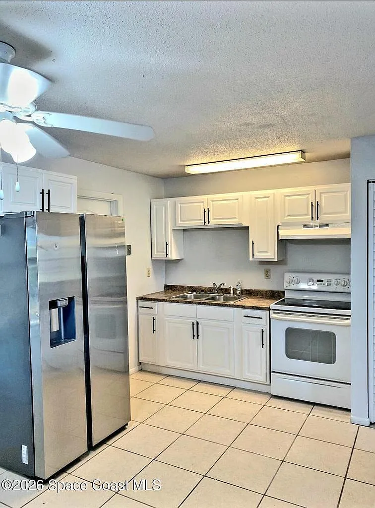 3020 Mary Street - 1 — Photo 3