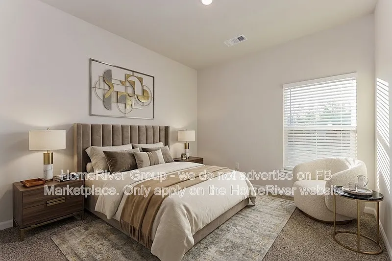 4 bed, 2.0 bath, 1500 sqft, $2,325 — Photo 4