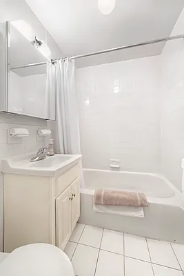 Rented by Sotheby's International Realty | media 18