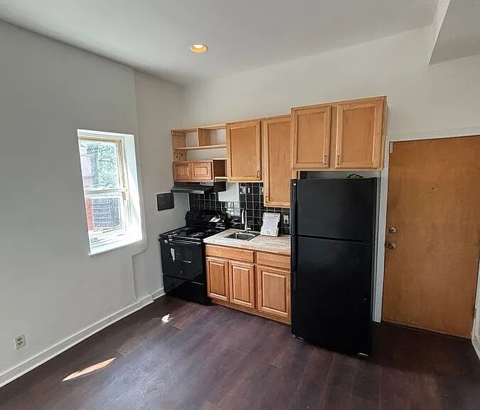 1037 Light St #202 — Photo 2