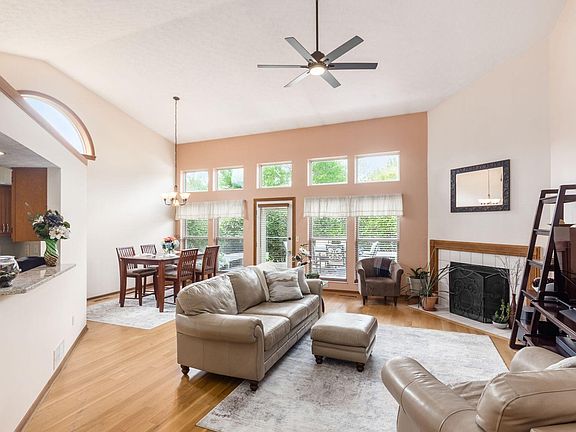 4th image of 8466 Juniper Dr
