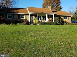 13 Dennis Dr, New Providence, PA 17560