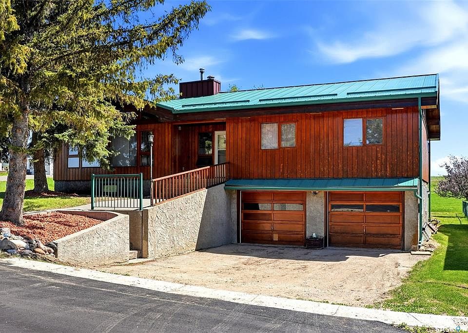 1st image of 45 Miller CRESCENT E