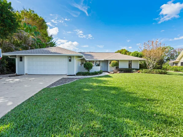 8015 SE Trenton Avenue, Hobe Sound, FL 33455