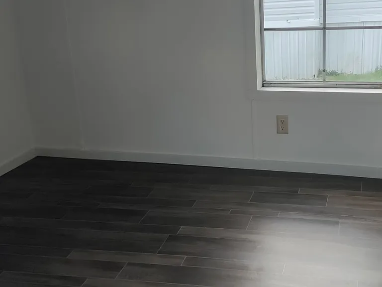 1261 Stoneybrook Dr — Photo 15