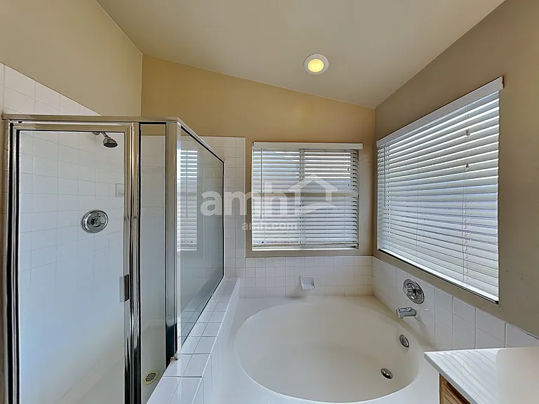 710 Breezy Ridge Dr — Photo 16