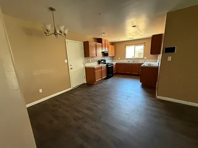 1037 Honeybell Ct — Photo 5