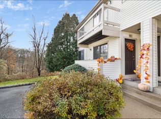 3101 Hemlock Pl, Basking Ridge, NJ 07920