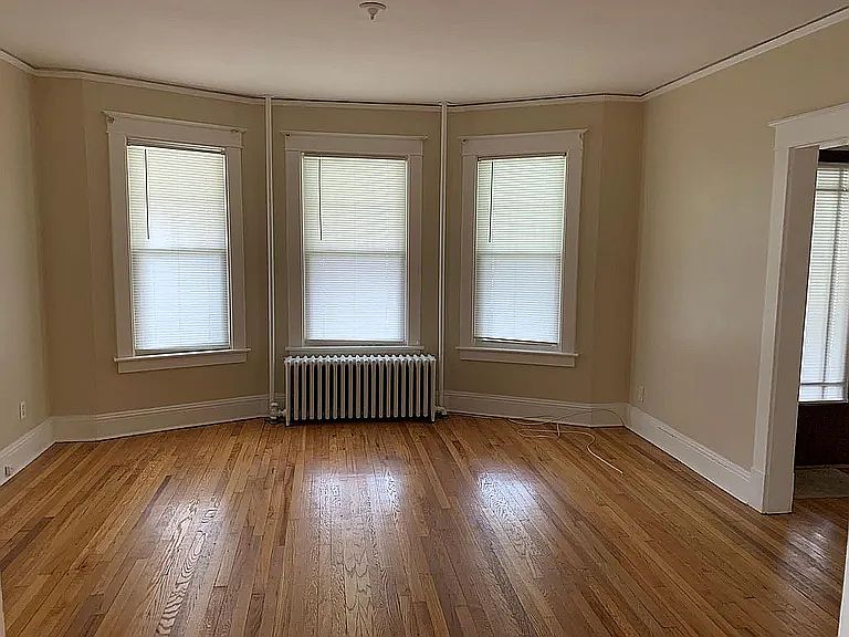 1st image of 63 Hollywood Ave #1
