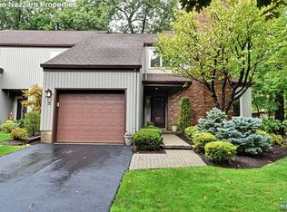 2 Grist Mill Run, Mahwah, NJ 07430