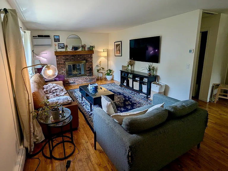 8 Riverview Ave #2 — Photo 3