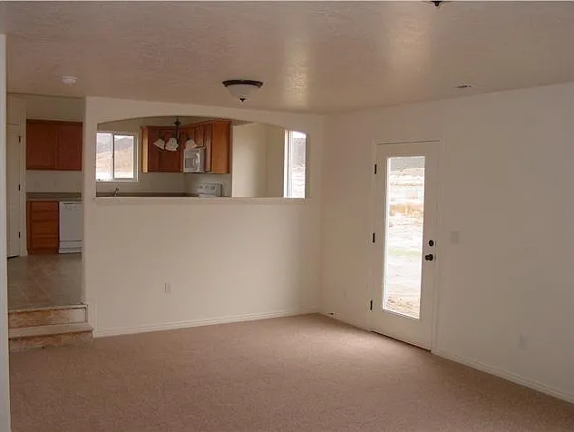 7847 N Cedar Crest Rd — Photo 3