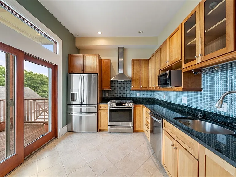118 Perkins St #3 — Photo 4