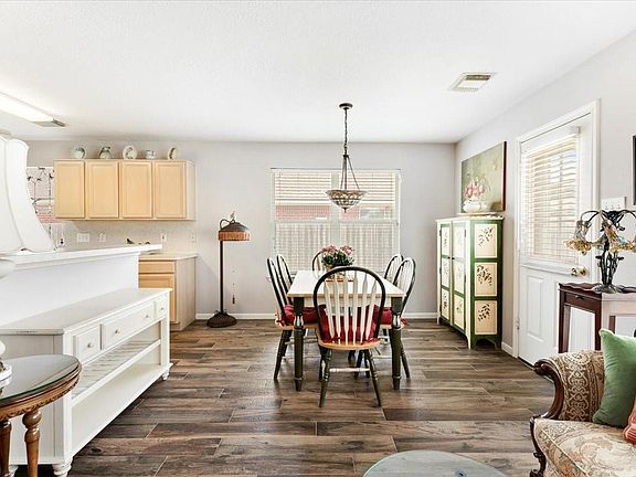 5th image of 6712 Paigetree Ln