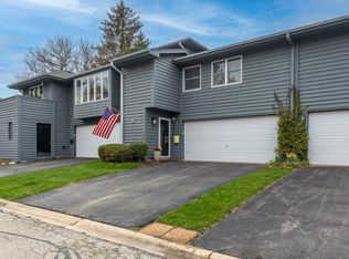 804 Evernia Ct, Geneva, IL 60134