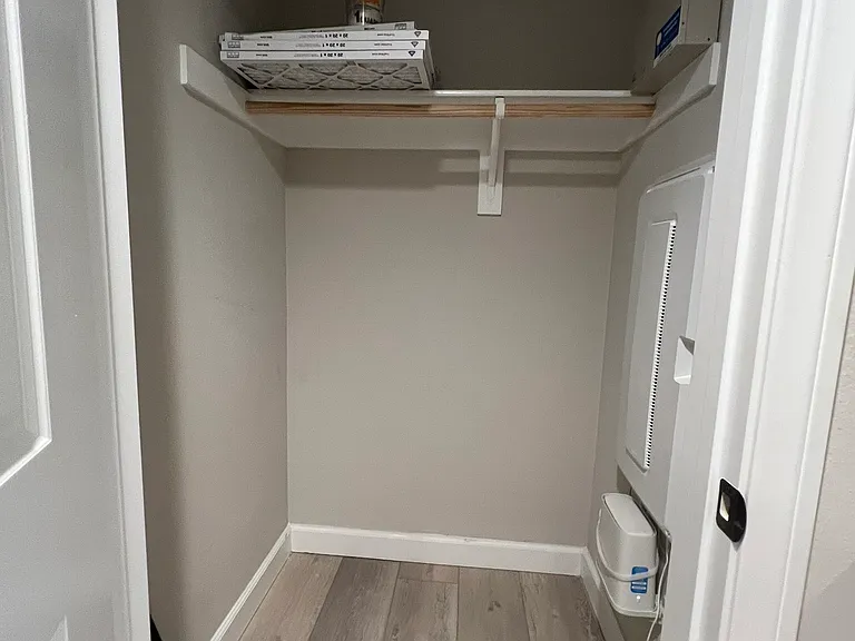 907 Slate St — Photo 37