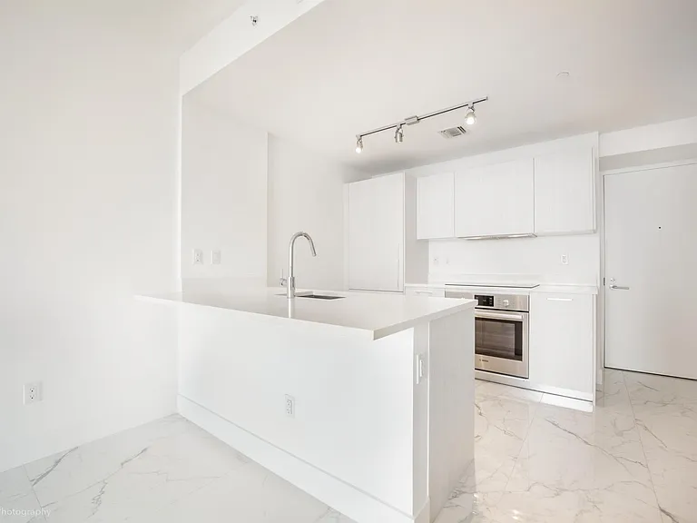 501 NE 31st St #904 — Photo 2