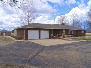 1229 12th Rd, Marysville, KS 66508