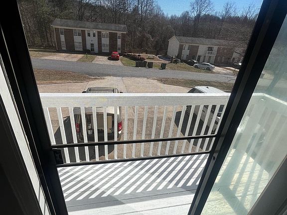 5th image of 131 Carriage Pl #3