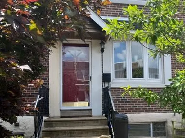 7915 Marsden St, Philadelphia, PA 19136