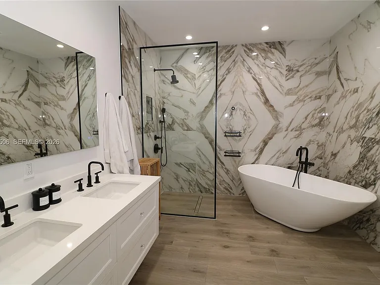 7961 SW 110th Ter — Photo 31