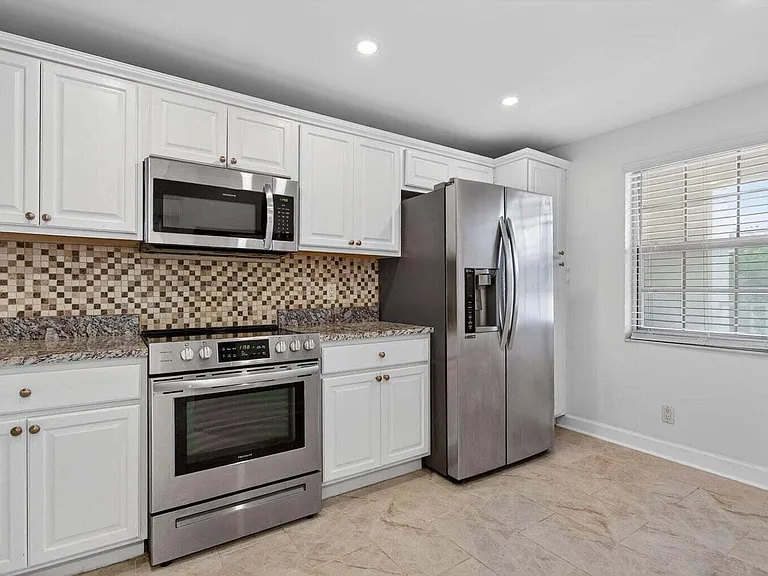 3503 Oaks Way #405 — Photo 2