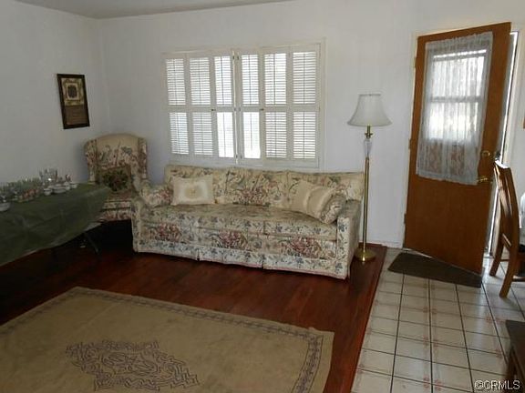 2nd image of 213 W Bluebell Ave