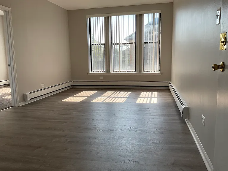 4631 S Lake Park — Photo 7