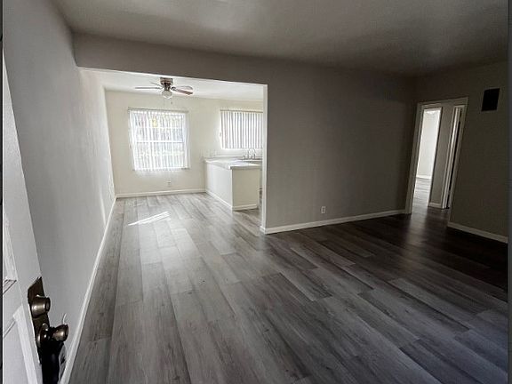 5th image of 10635 Friar St