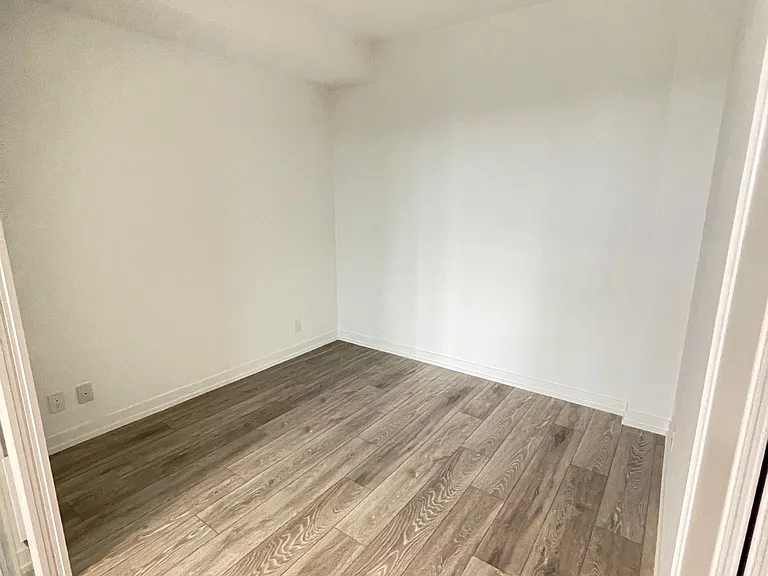 2020 Bathurst St #1809 — Photo 11