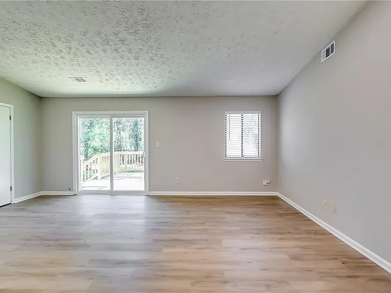 6627 Bent Creek Dr — Photo 14