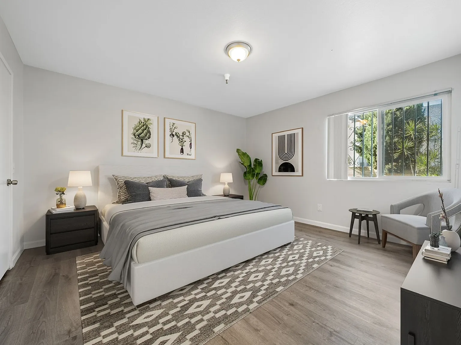 615 N. Juanita Ave — Photo 4