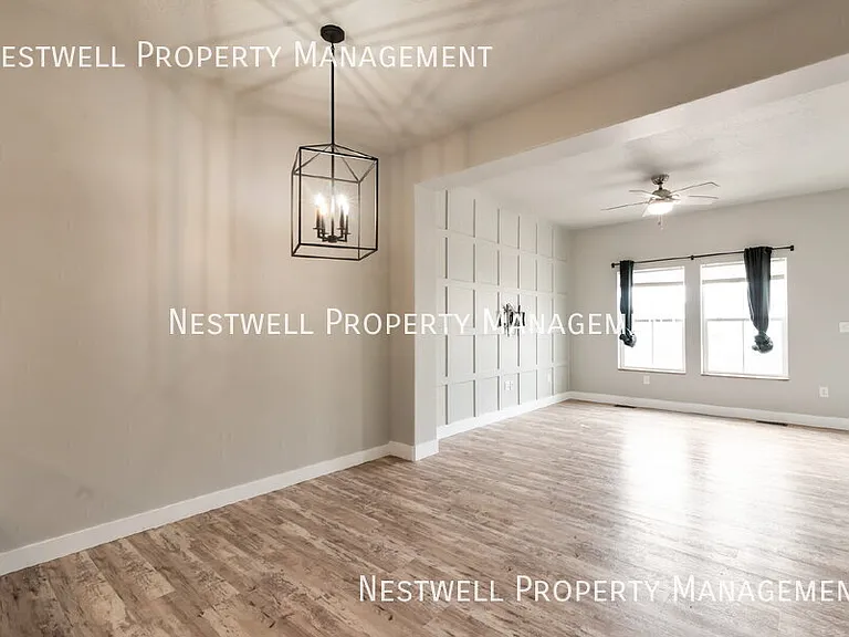 323 N 725 E — Photo 4