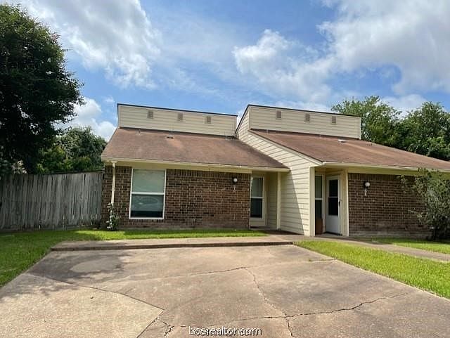 1st image of 308-310 Amherst Cir
