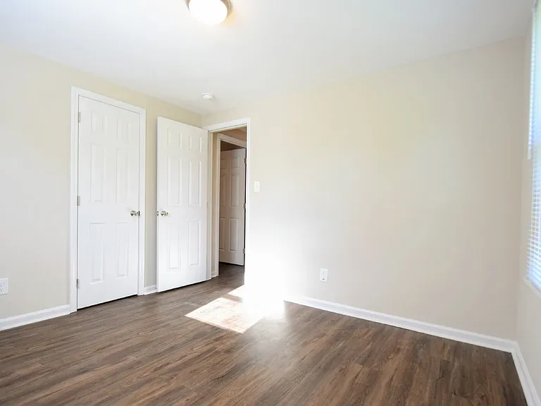405 Andrews Rd — Photo 9