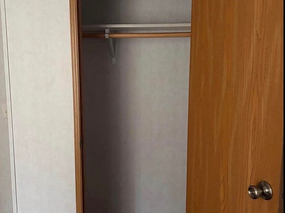 3rd image of 102 Strawberry Ct