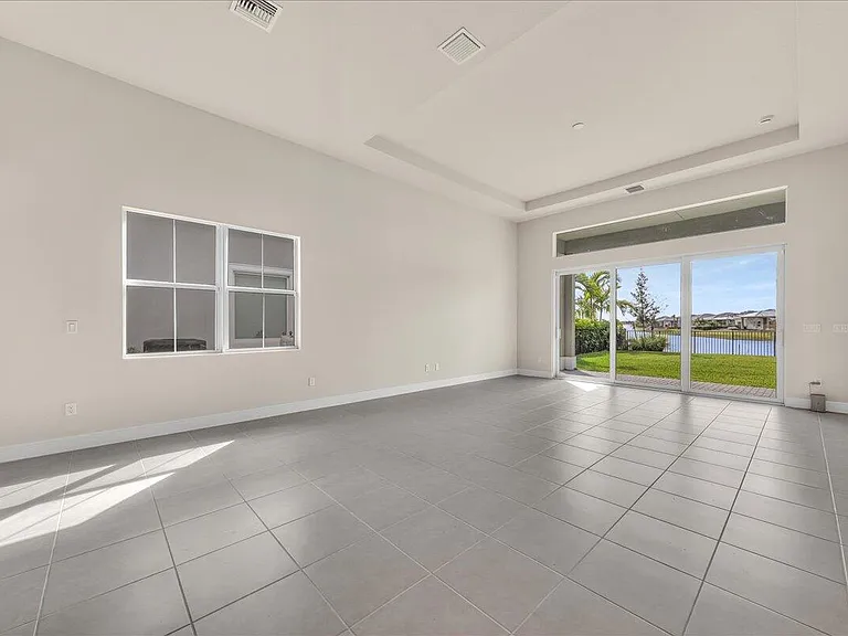 10161 Timber Creek Way — Photo 32