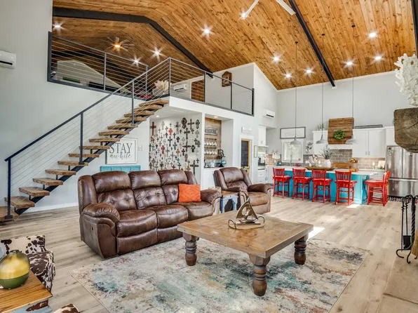 385 Brown Rd, Palo Pinto, TX 76484