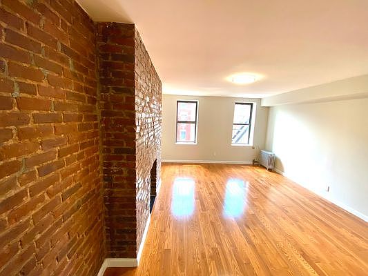 3rd image of 97 Saint Marks Pl APT 8