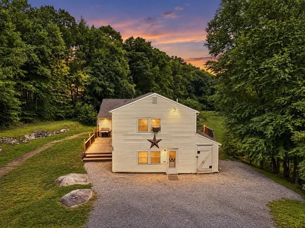 188 Maple St, Douglas, MA 01516