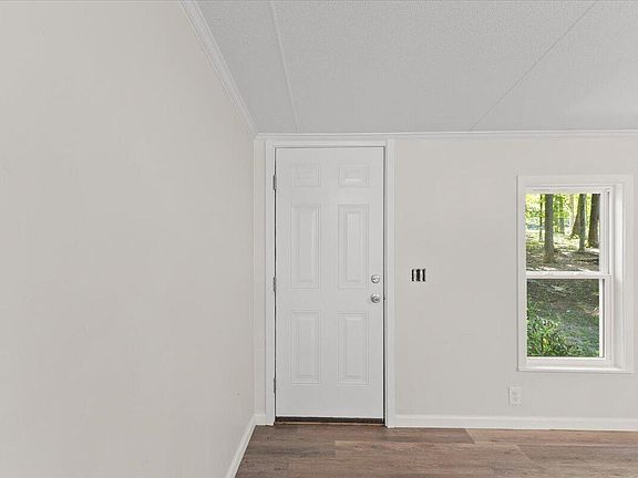 3rd image of 3573 Jacobs Rd