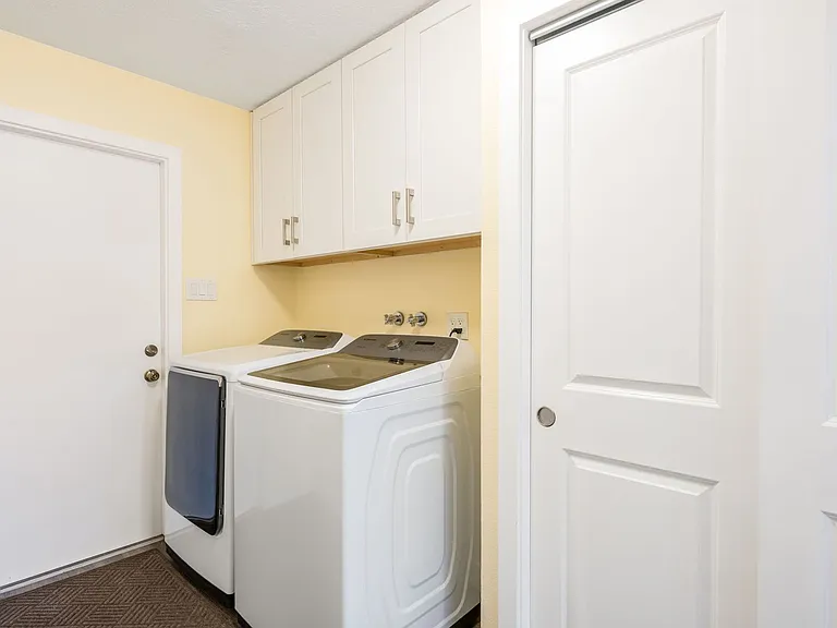 12013 Kashmir St NE — Photo 15