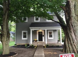 335 S 5th St, Zionsville, IN